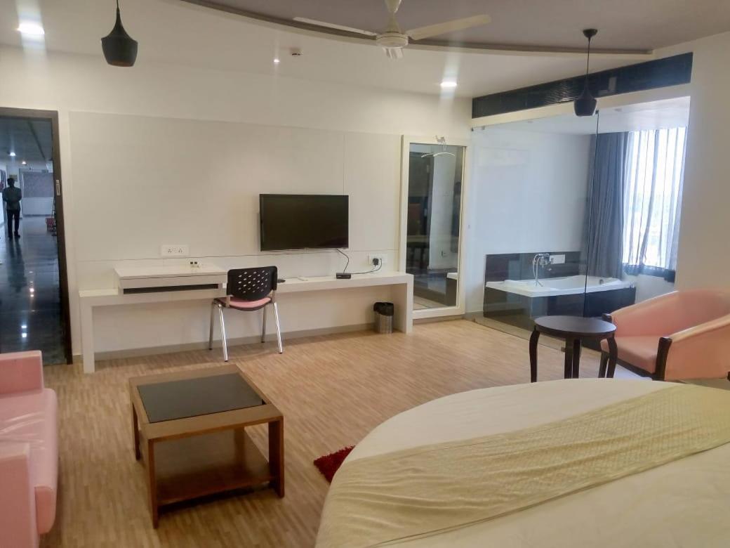 Hotel Shivalik - Mehsana Mahesana 외부 사진