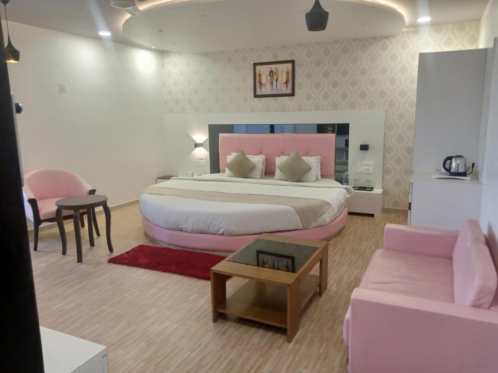 Hotel Shivalik - Mehsana Mahesana 외부 사진