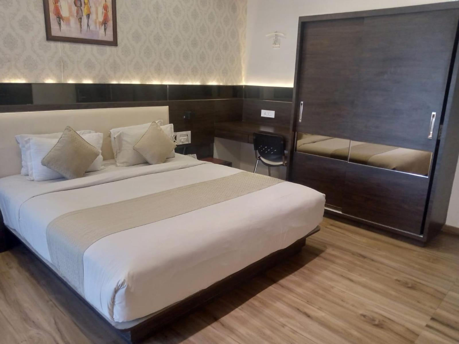 Hotel Shivalik - Mehsana Mahesana 외부 사진