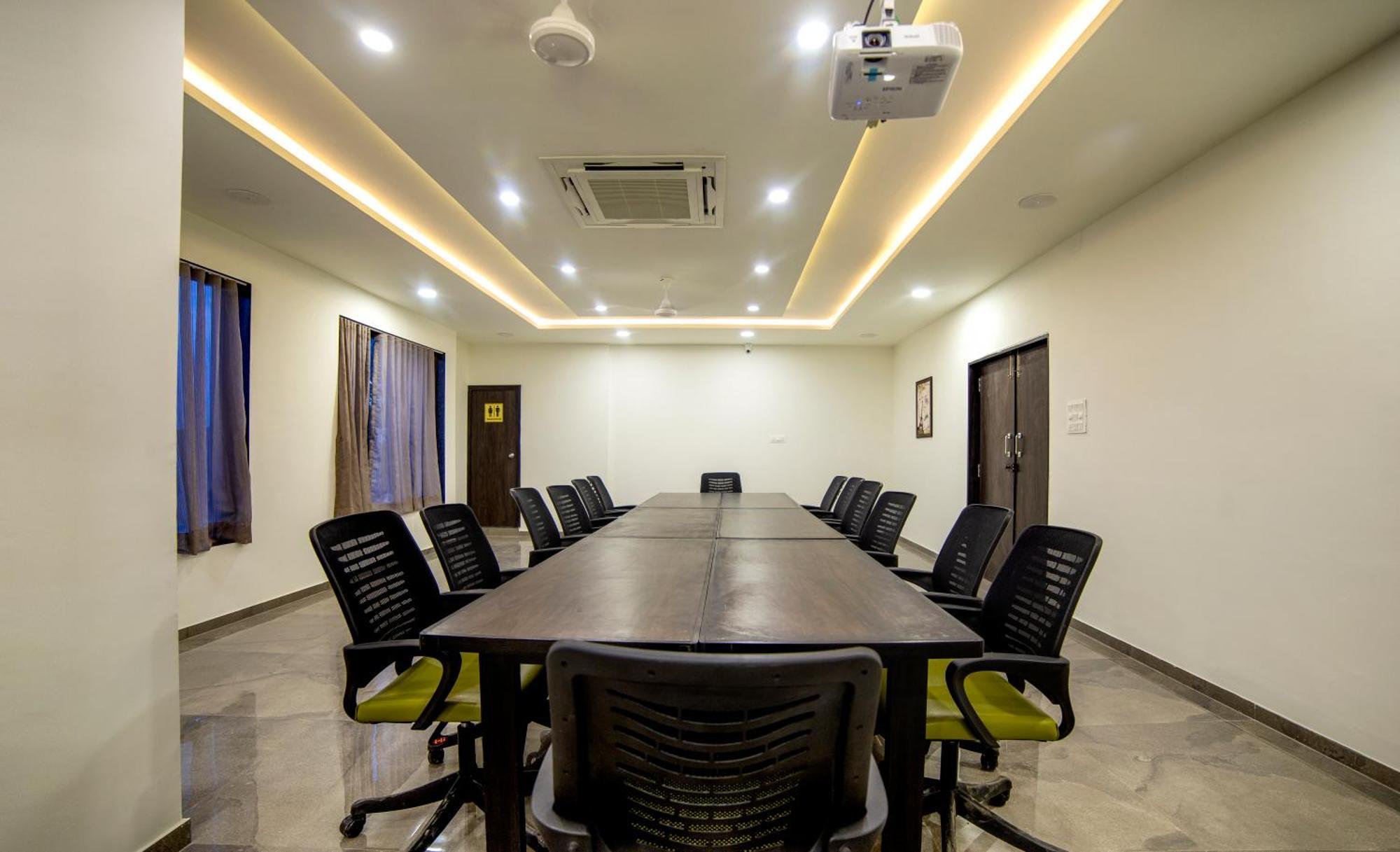Hotel Shivalik - Mehsana Mahesana 외부 사진