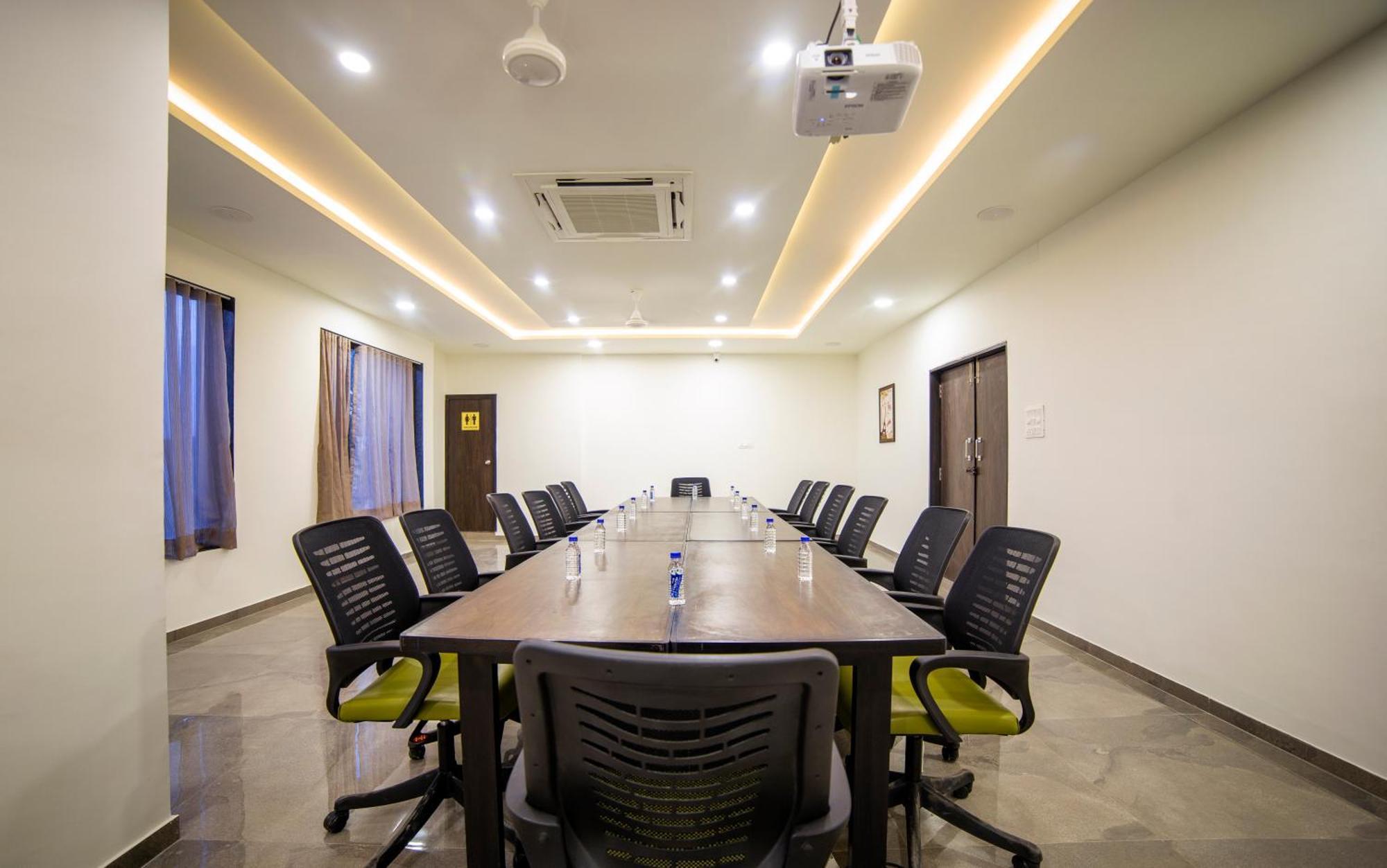 Hotel Shivalik - Mehsana Mahesana 외부 사진