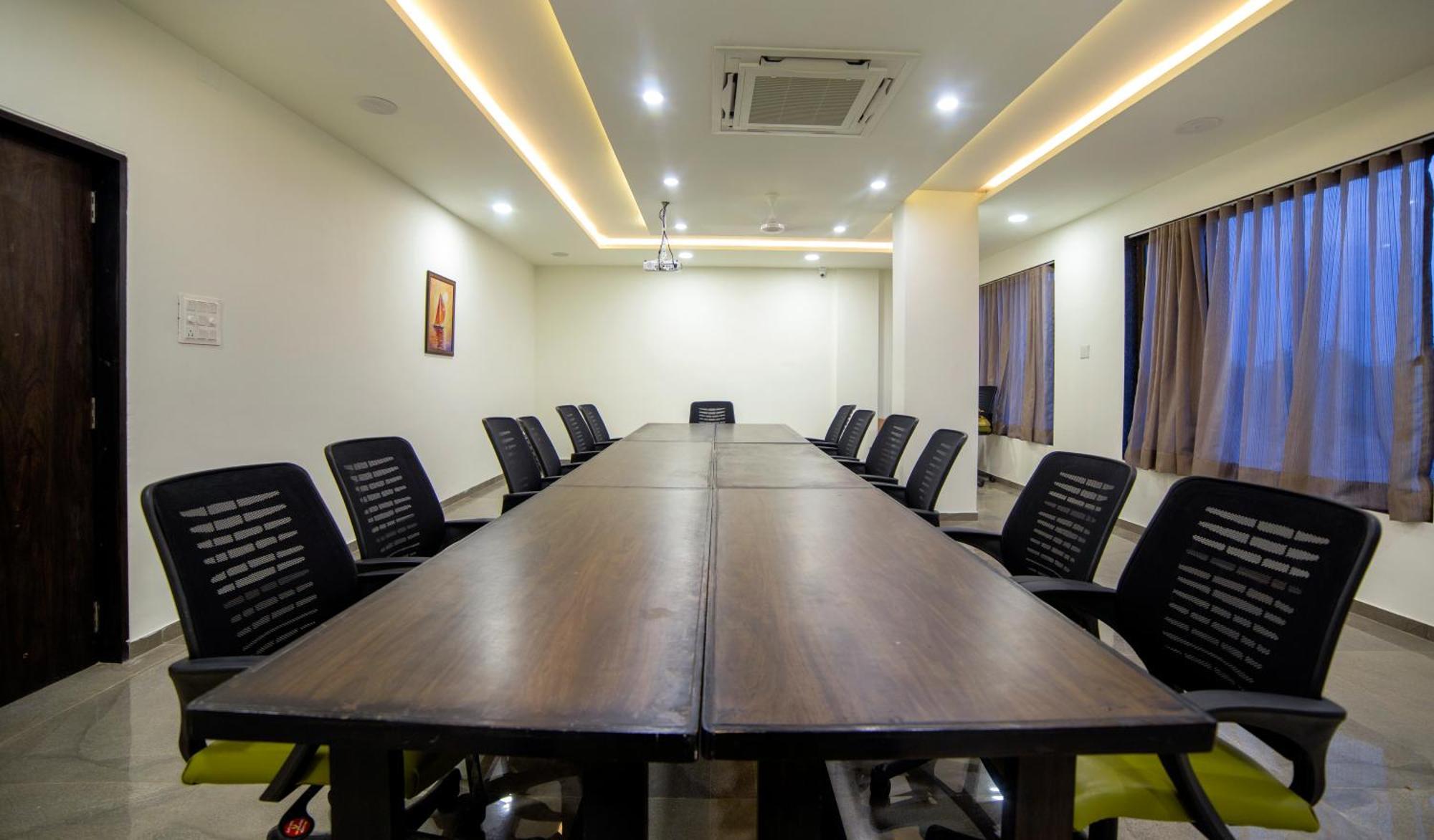 Hotel Shivalik - Mehsana Mahesana 외부 사진