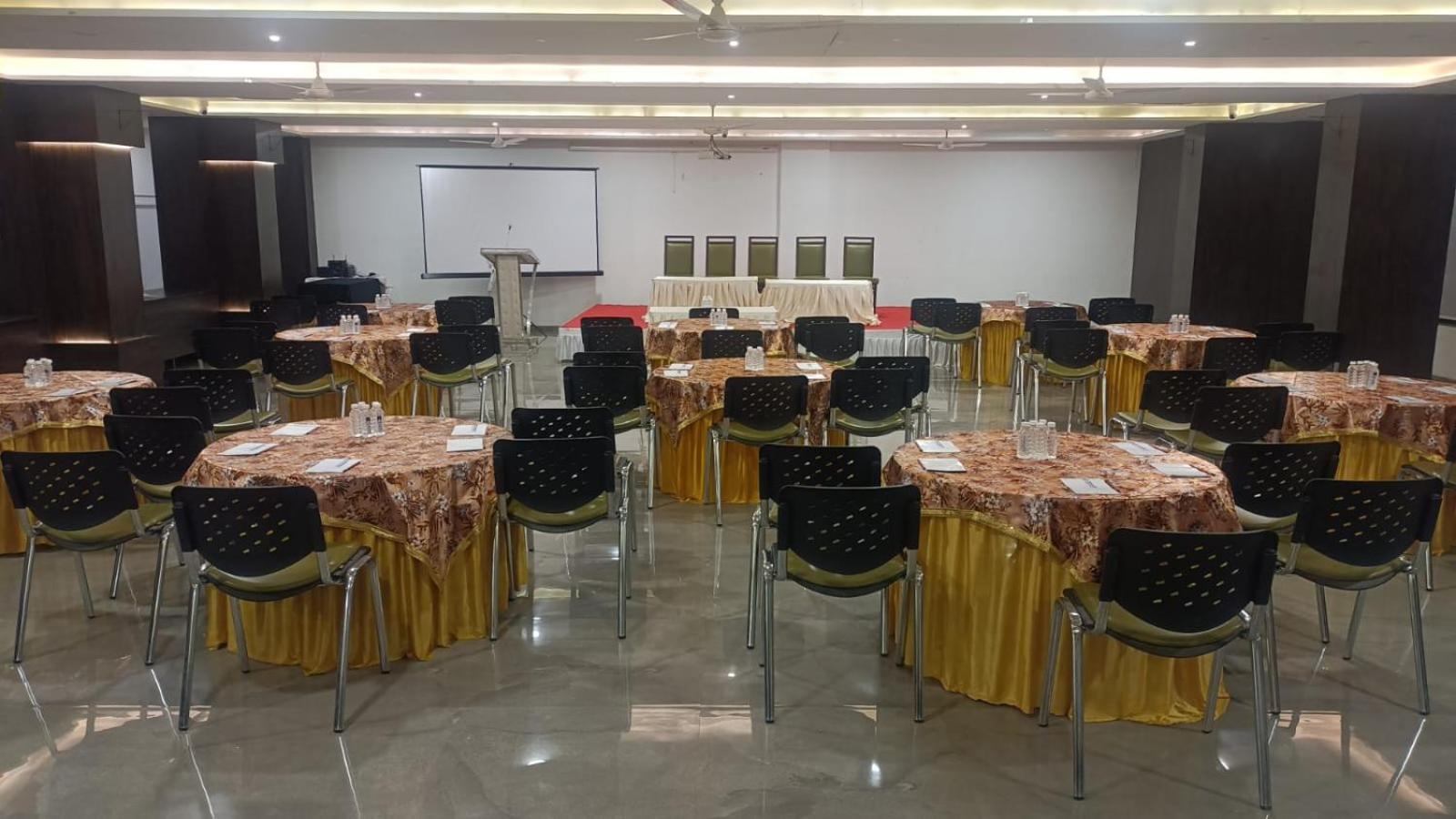 Hotel Shivalik - Mehsana Mahesana 외부 사진