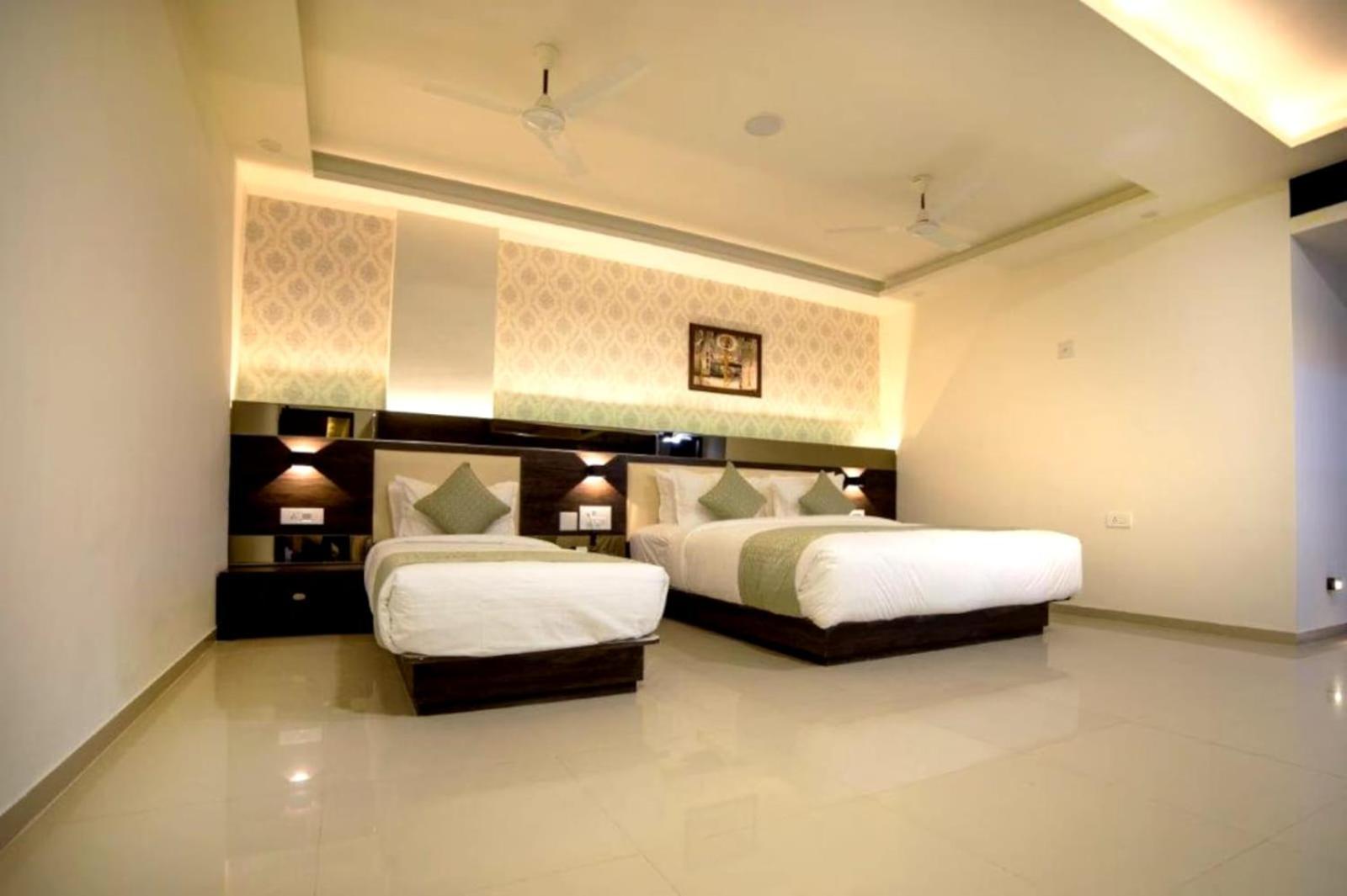 Hotel Shivalik - Mehsana Mahesana 외부 사진