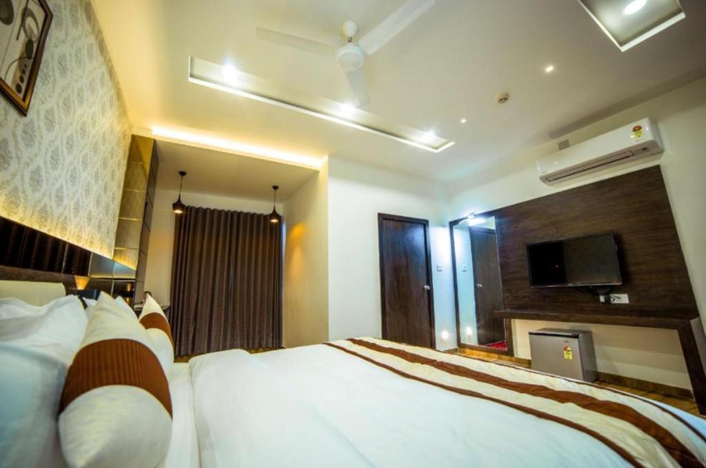 Hotel Shivalik - Mehsana Mahesana 외부 사진