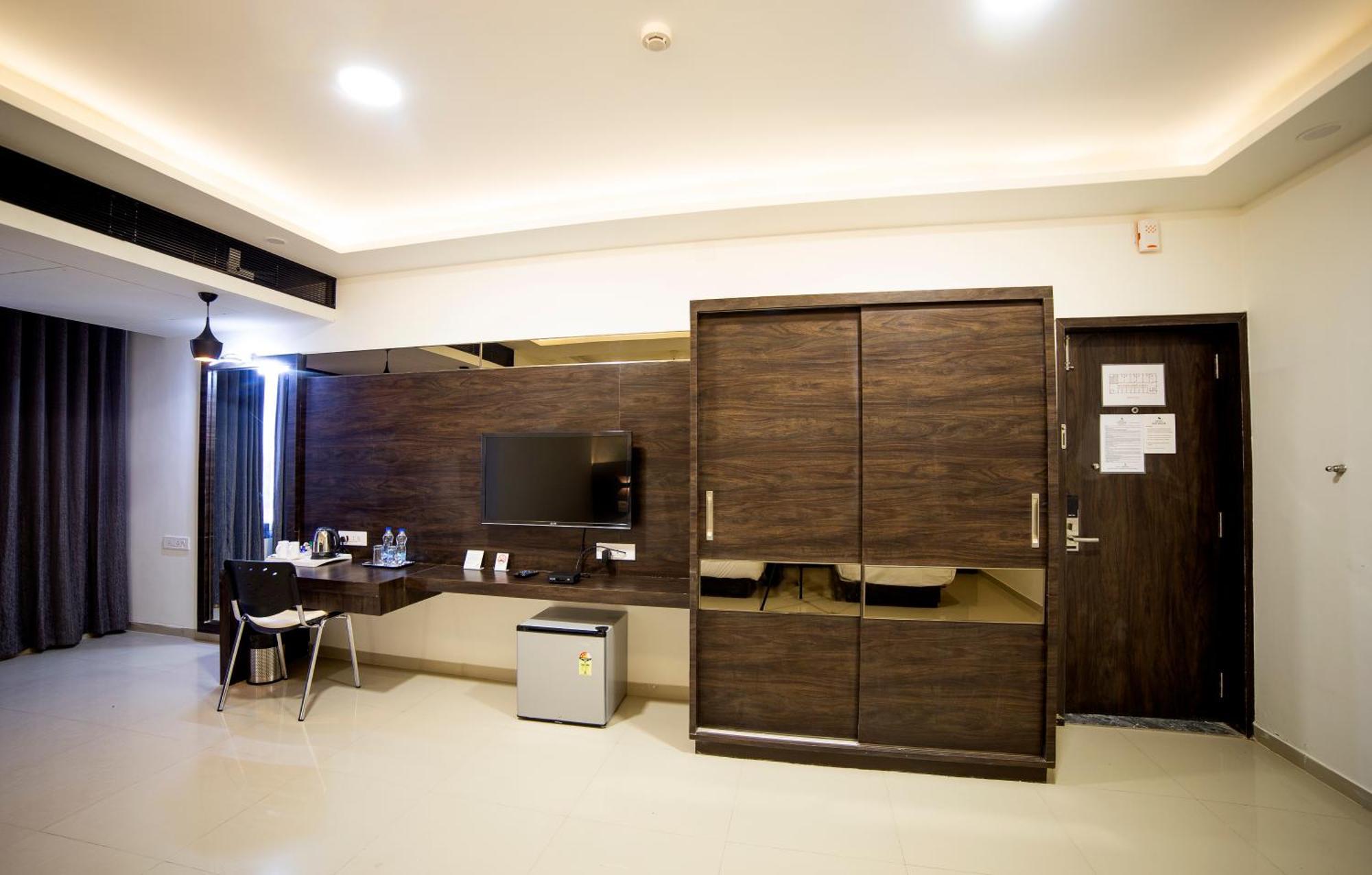 Hotel Shivalik - Mehsana Mahesana 외부 사진